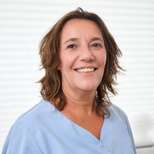 Katja Iannone Assistenz, Kinderbehandlung